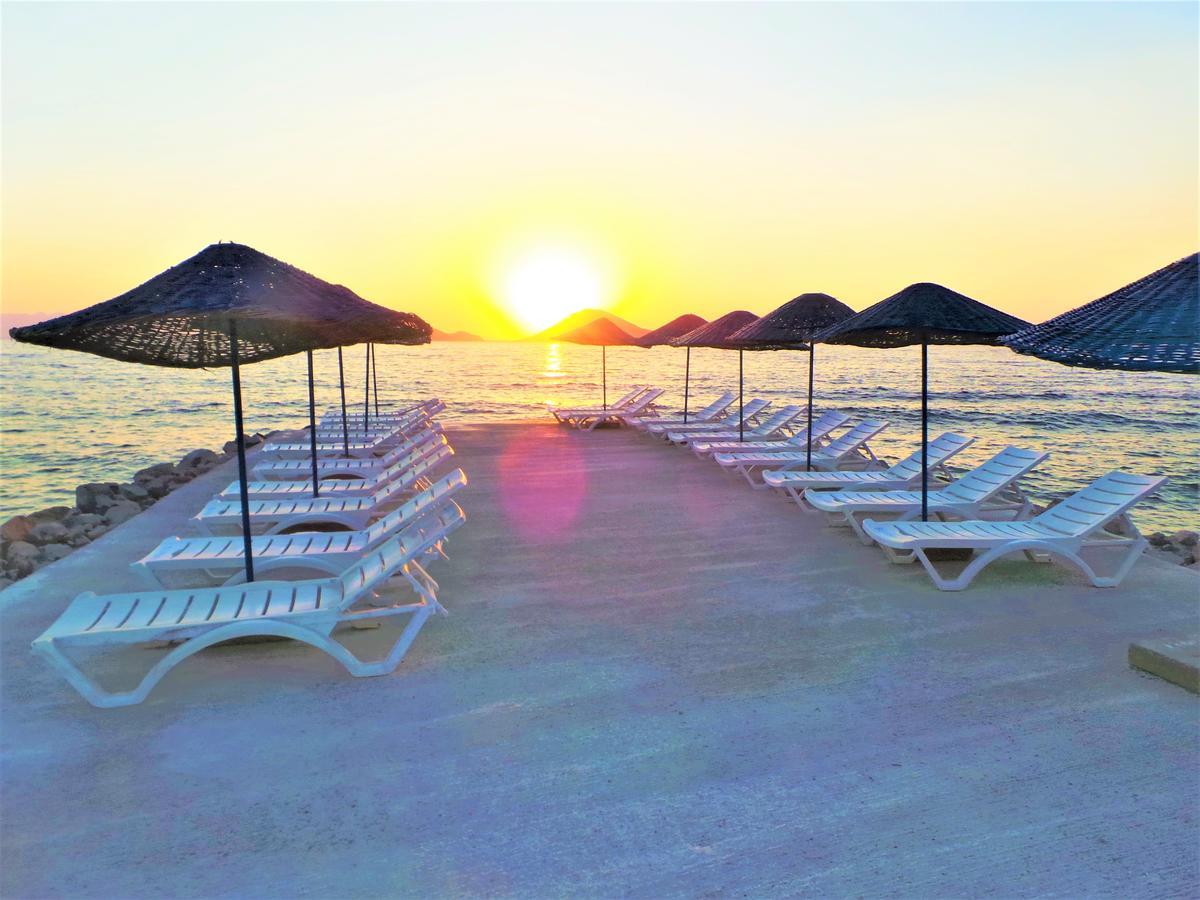 Вилла Sunset Mavi Тургутрейс Экстерьер фото